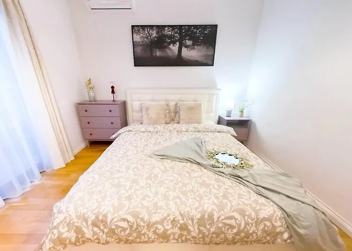 Old Town Spacious Apartment Bucureşti